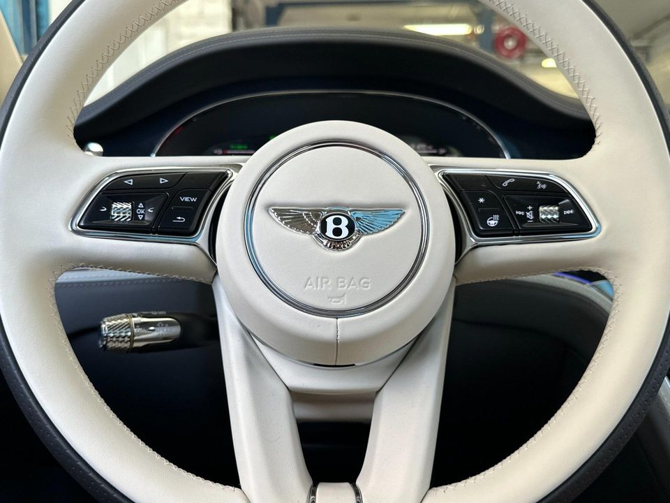 2025 Bentley Flying Spur