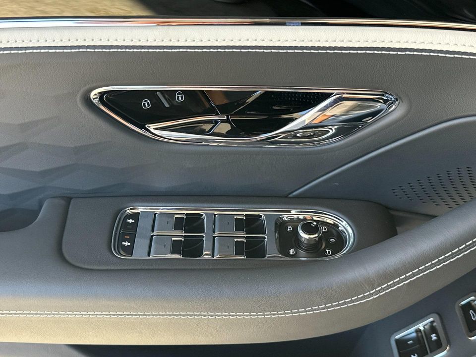 2025 Bentley Flying Spur