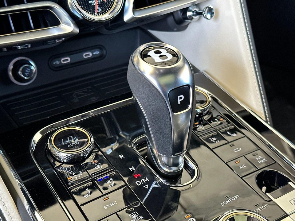 2025 Bentley Flying Spur