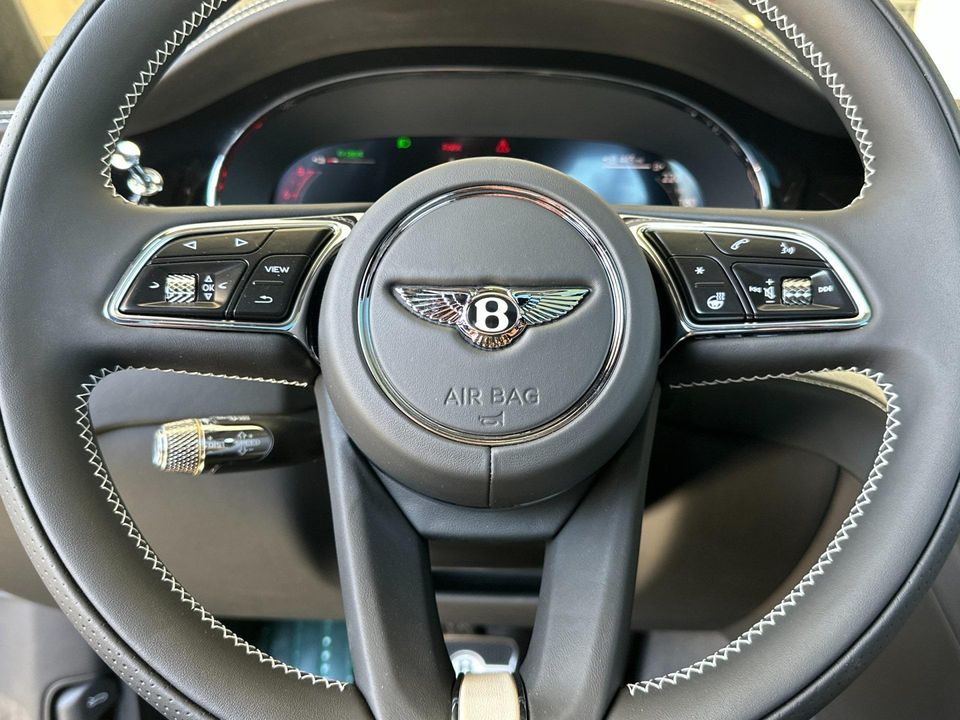 2025 Bentley Flying Spur