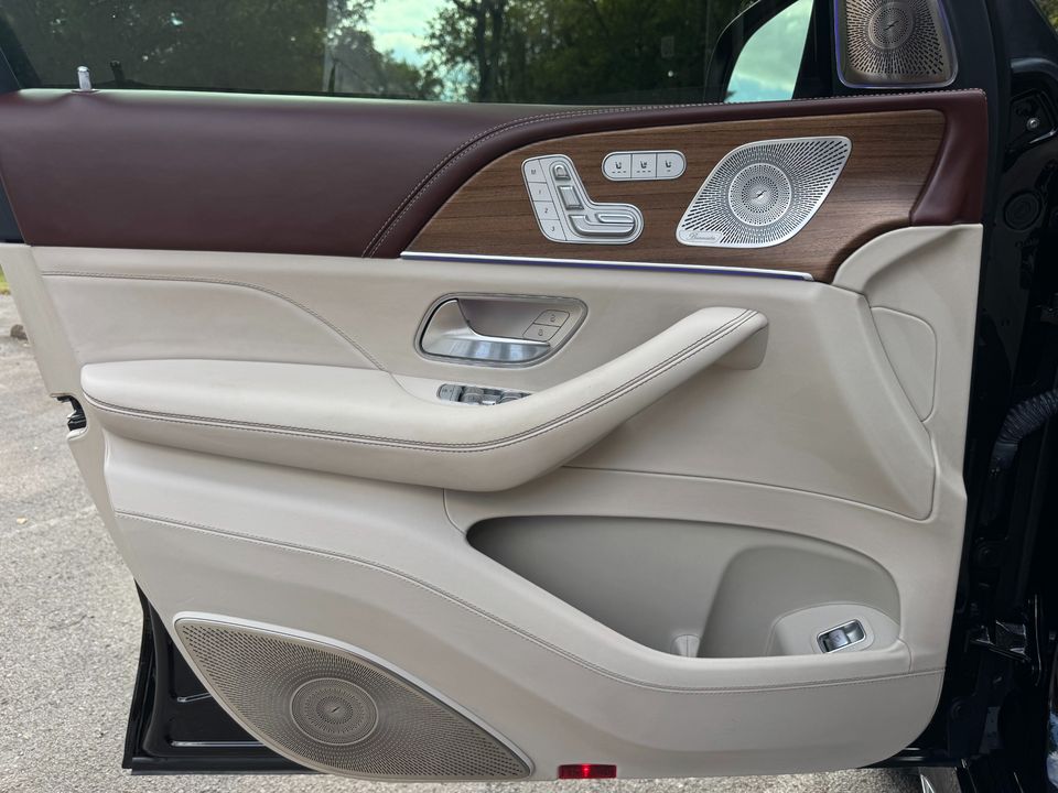 2023 Mercedes-Benz GLS 600