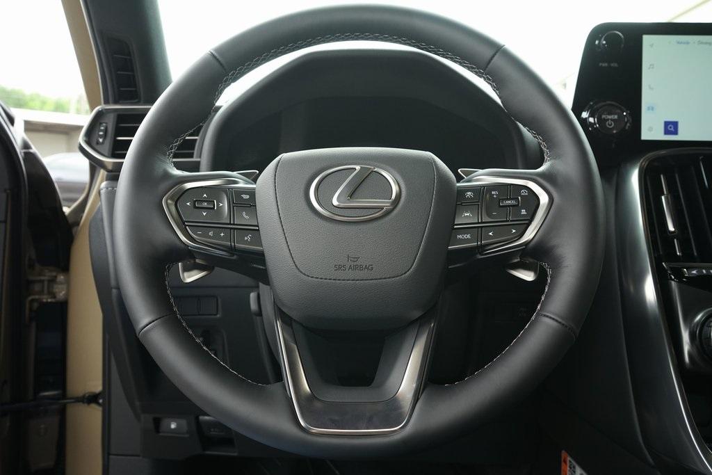 2025 Lexus LX 700H
