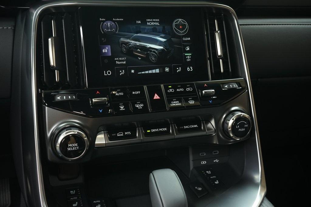 2025 Lexus LX 700H