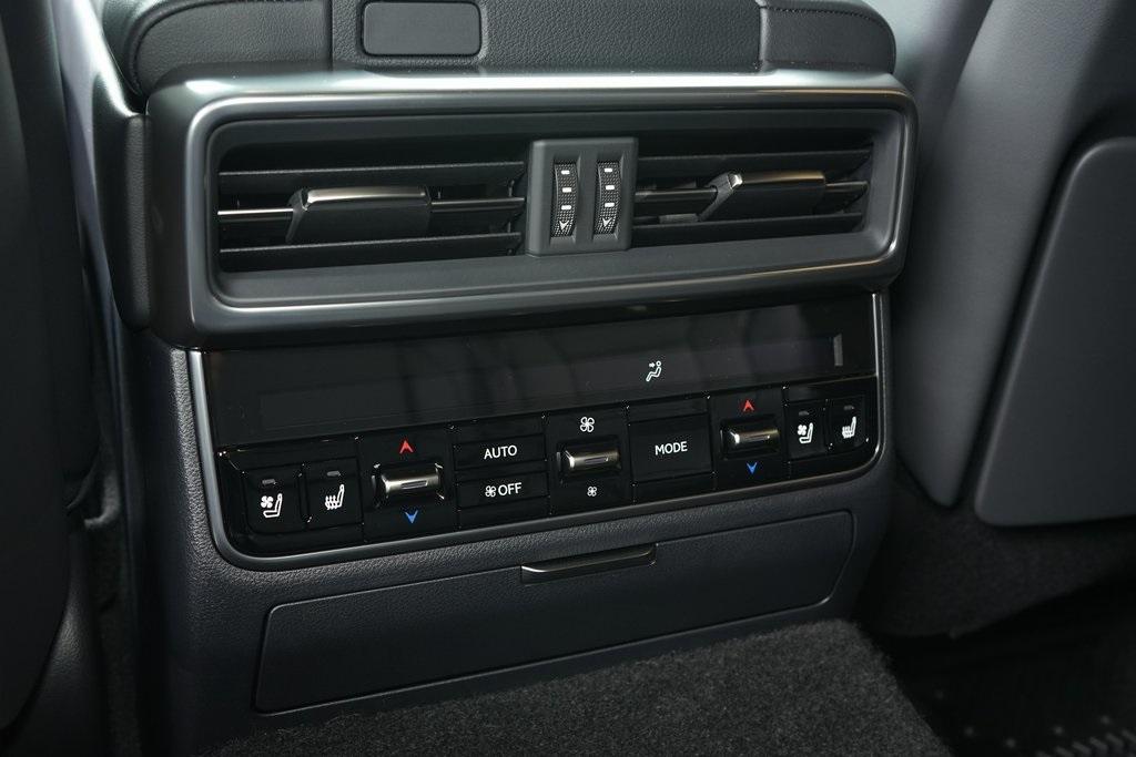 2025 Lexus LX 700H