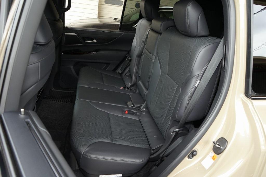 2025 Lexus LX 700H