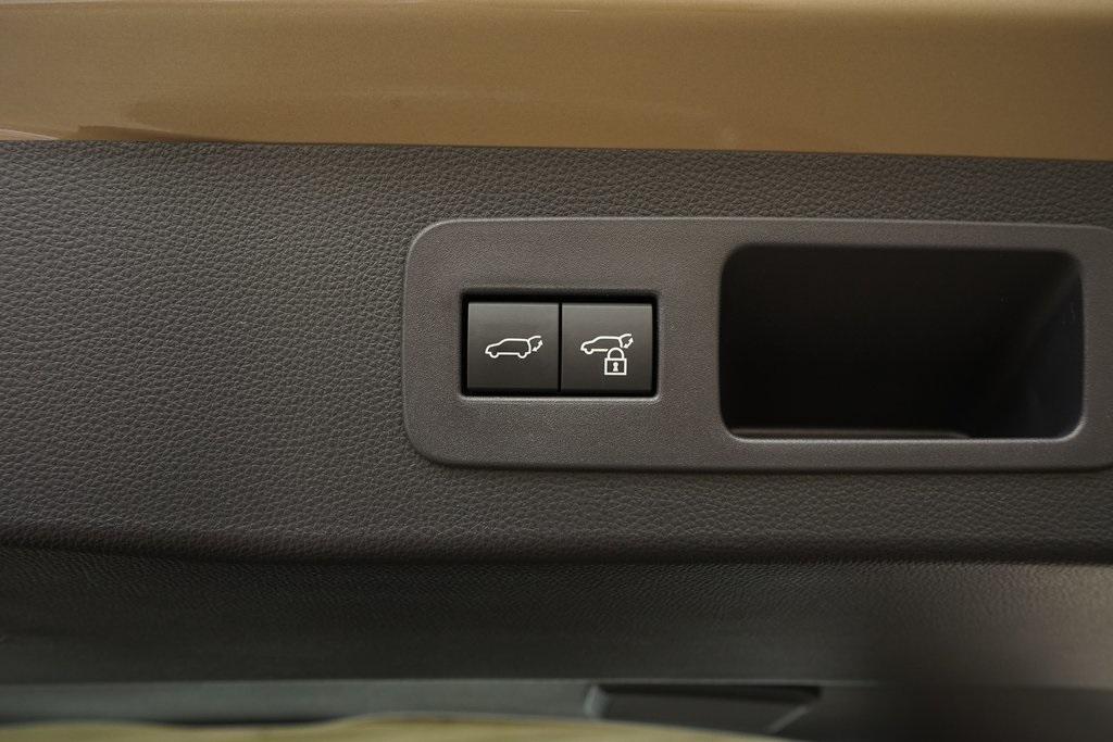2025 Lexus LX 700H