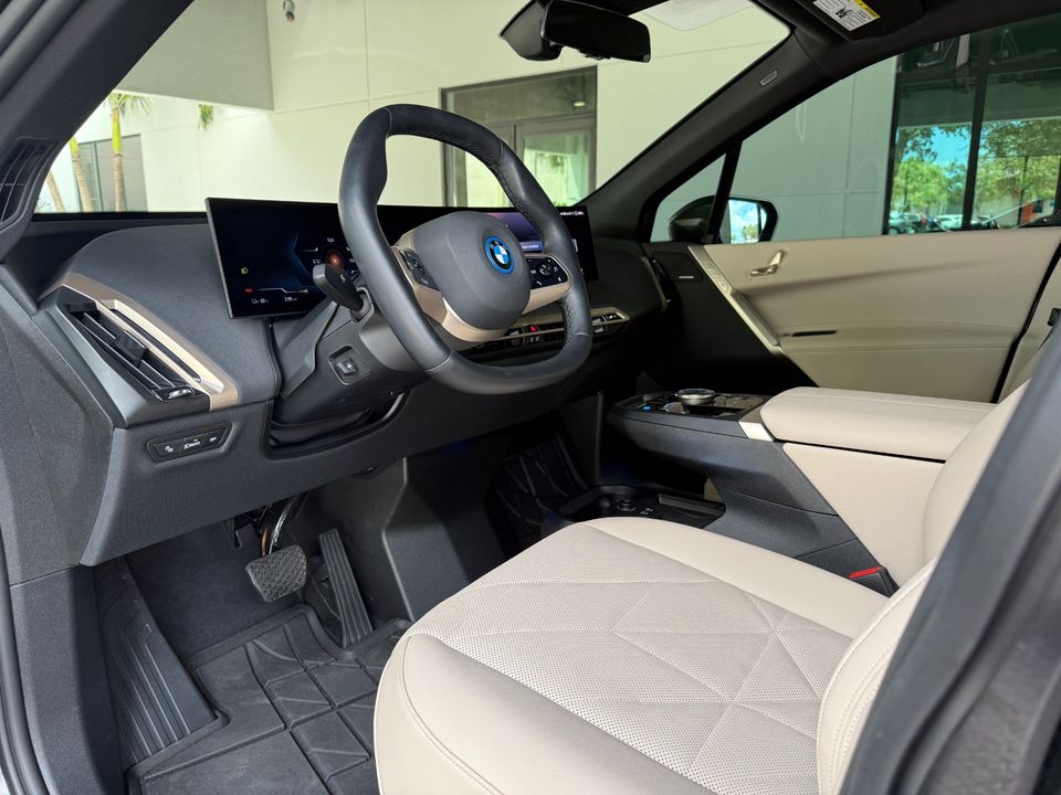 2025 BMW iX