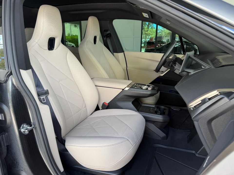 2025 BMW iX