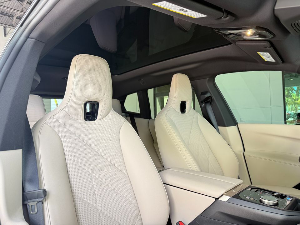 2025 BMW iX