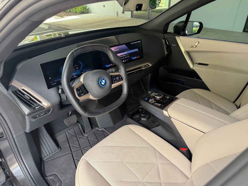 2025 BMW iX