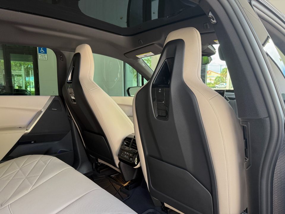 2025 BMW iX
