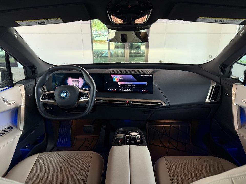 2025 BMW iX
