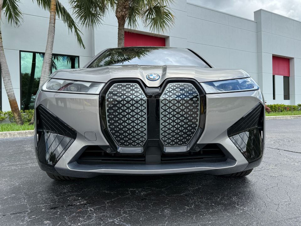 2025 BMW iX