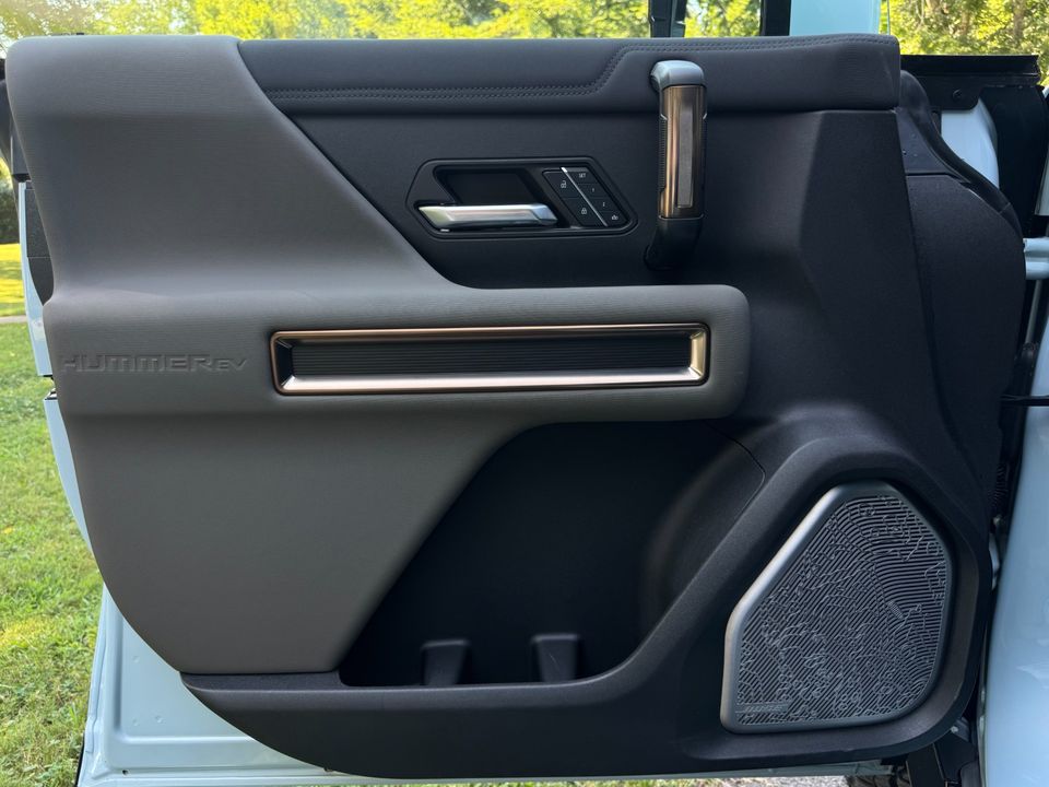2025 GMC HUMMER EV