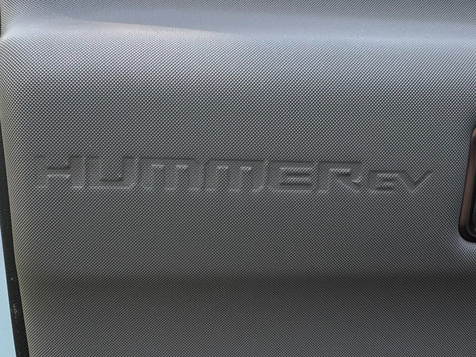 2025 GMC HUMMER EV
