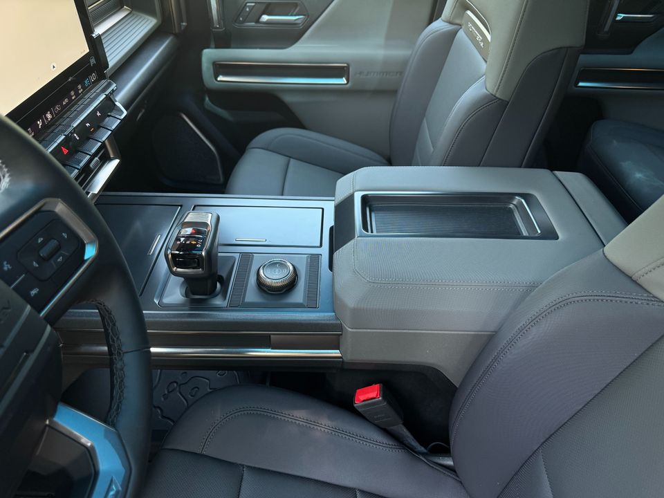2025 GMC HUMMER EV