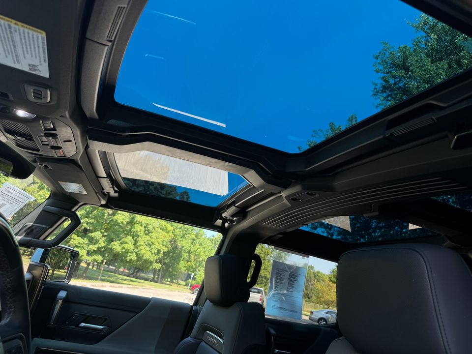 2025 GMC HUMMER EV