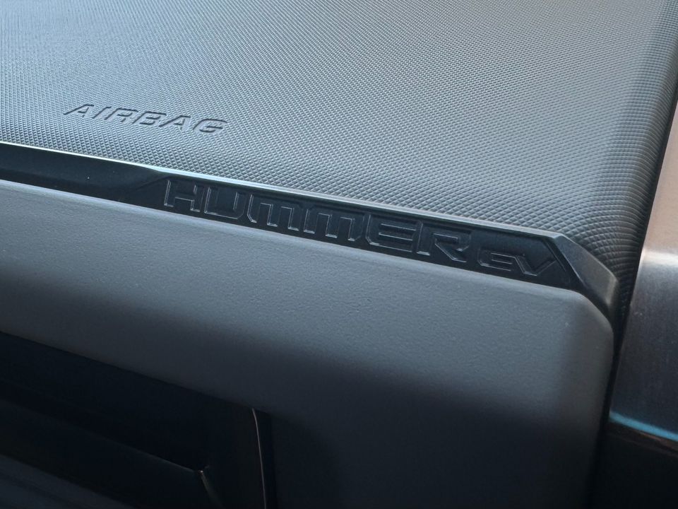 2025 GMC HUMMER EV