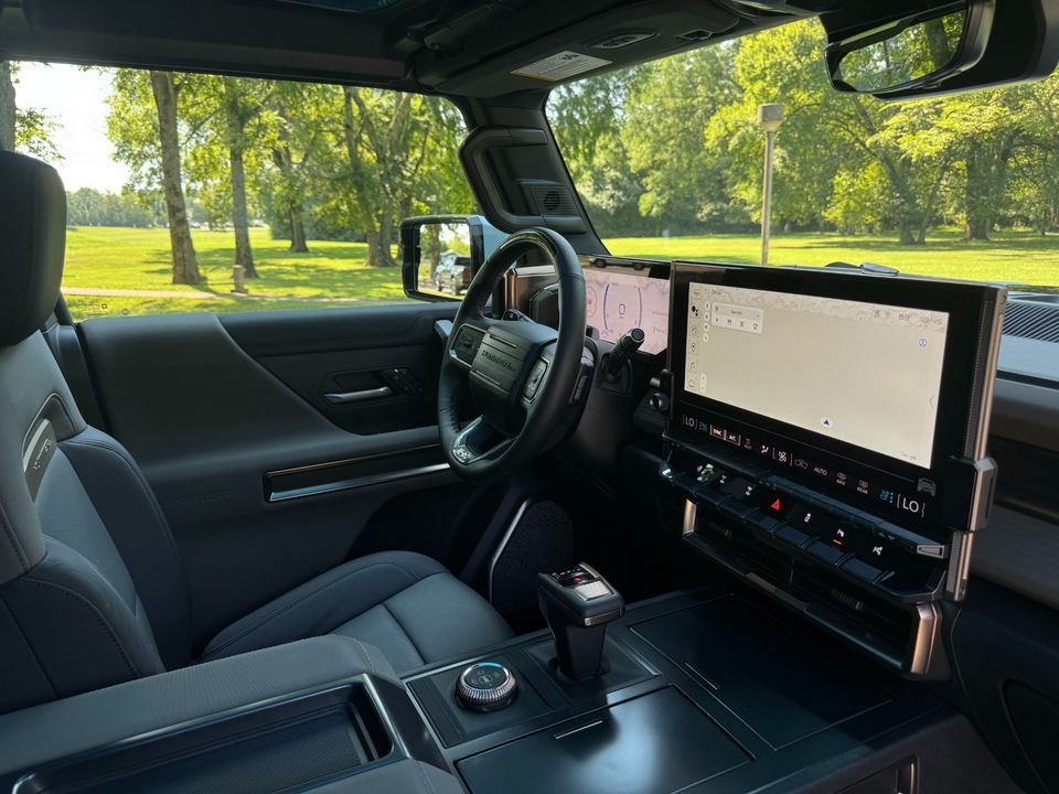 2025 GMC HUMMER EV