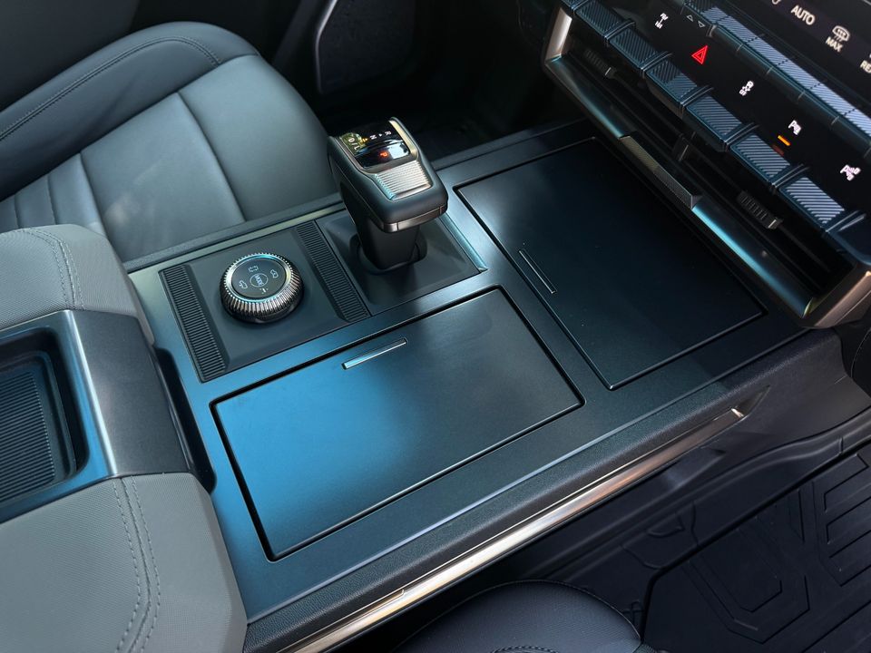 2025 GMC HUMMER EV