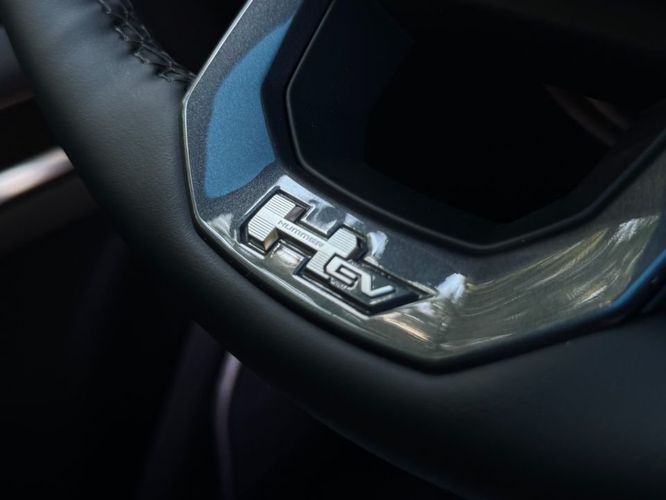 2025 GMC HUMMER EV