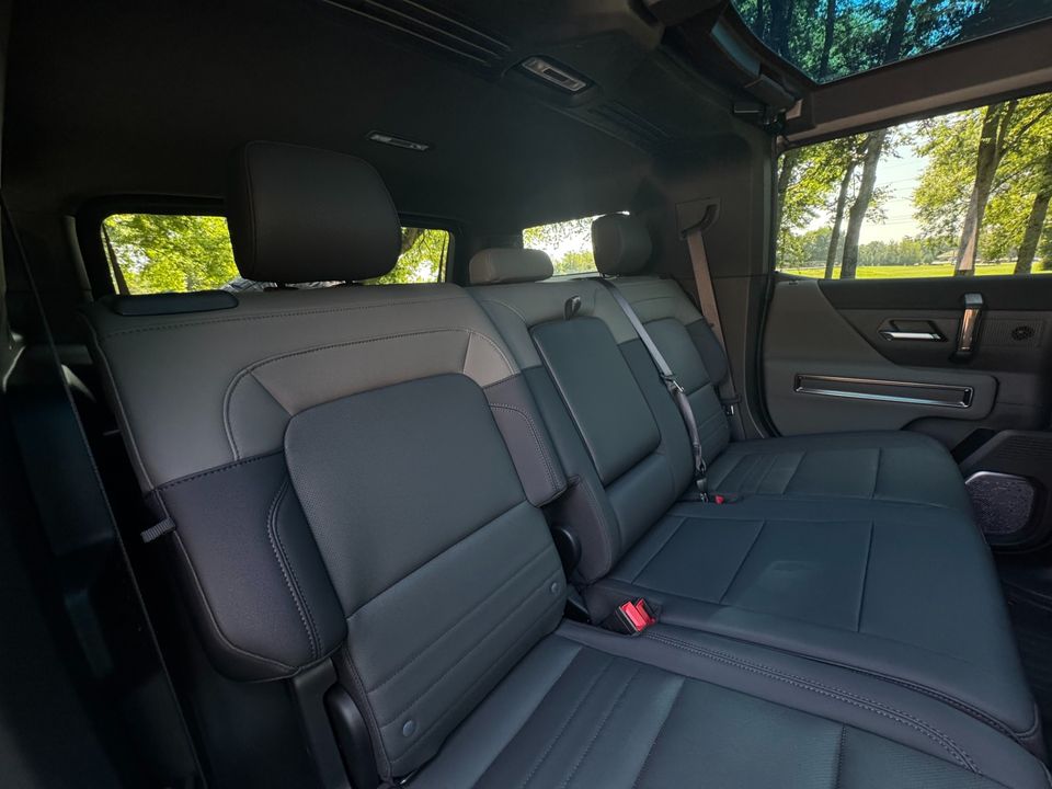 2025 GMC HUMMER EV