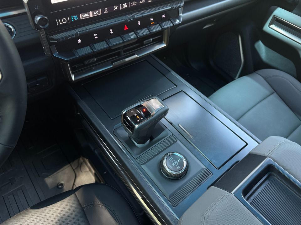 2025 GMC HUMMER EV