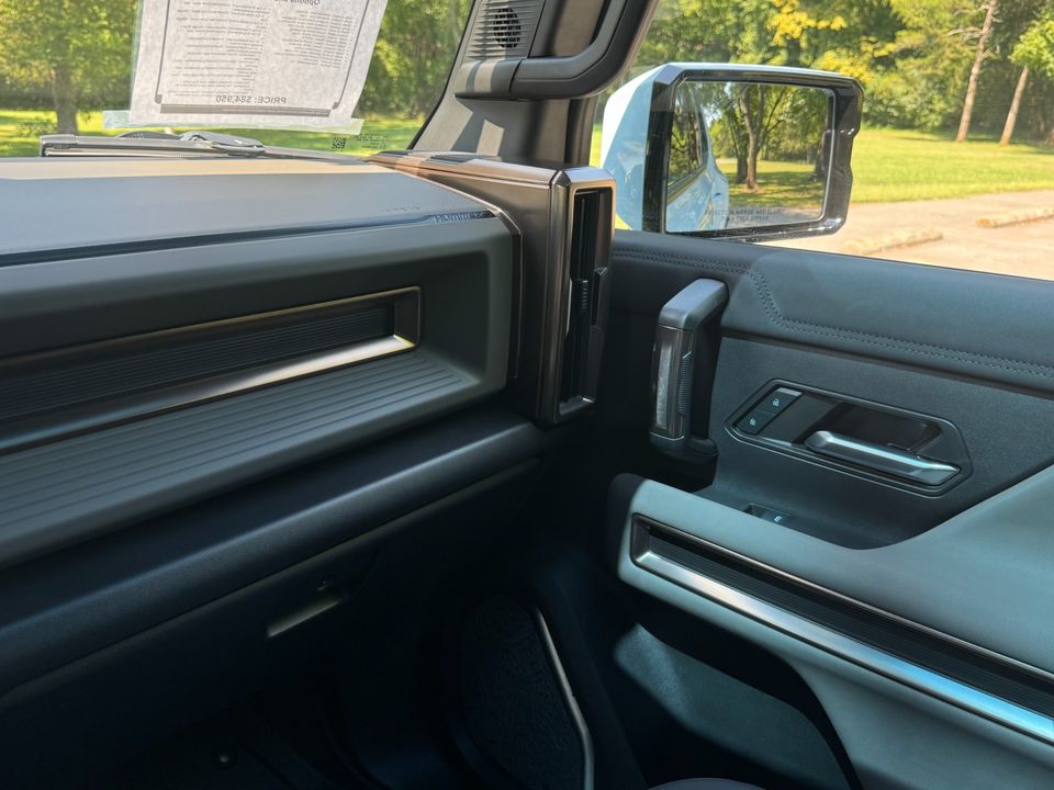 2025 GMC HUMMER EV