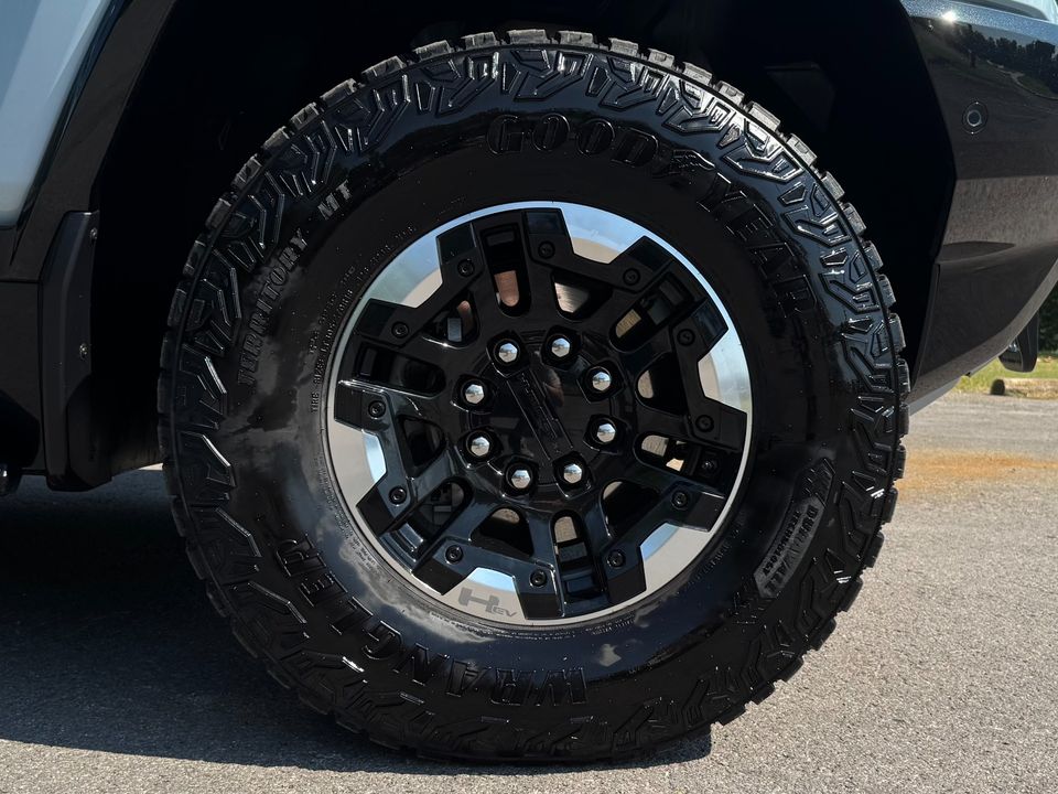 2025 GMC HUMMER EV