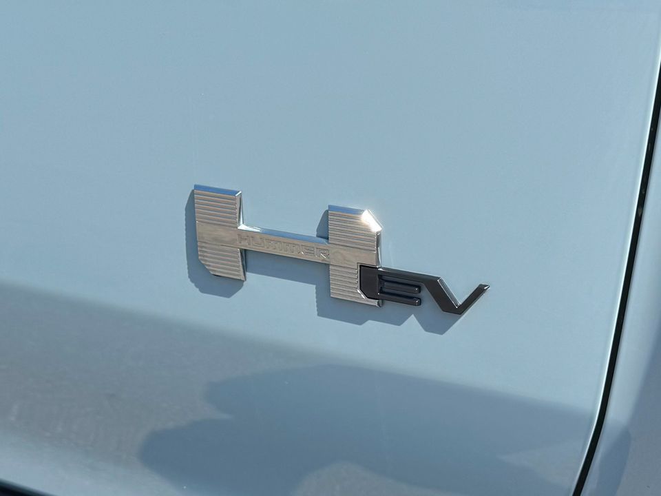 2025 GMC HUMMER EV