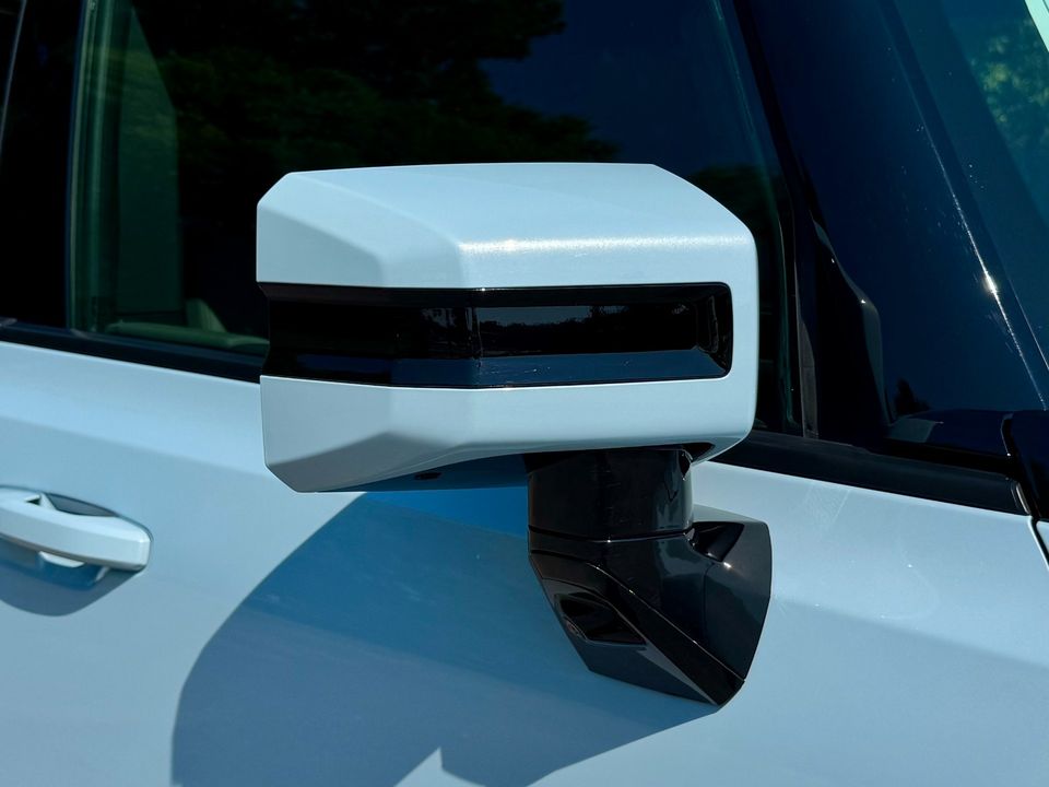 2025 GMC HUMMER EV