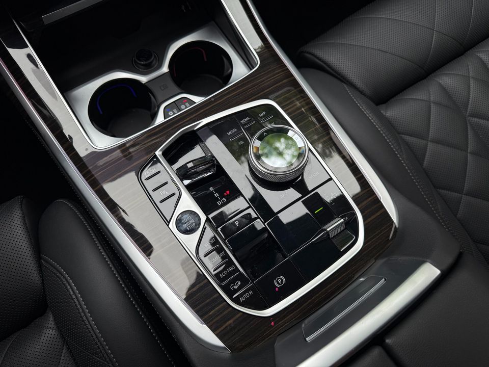 2024 BMW X7