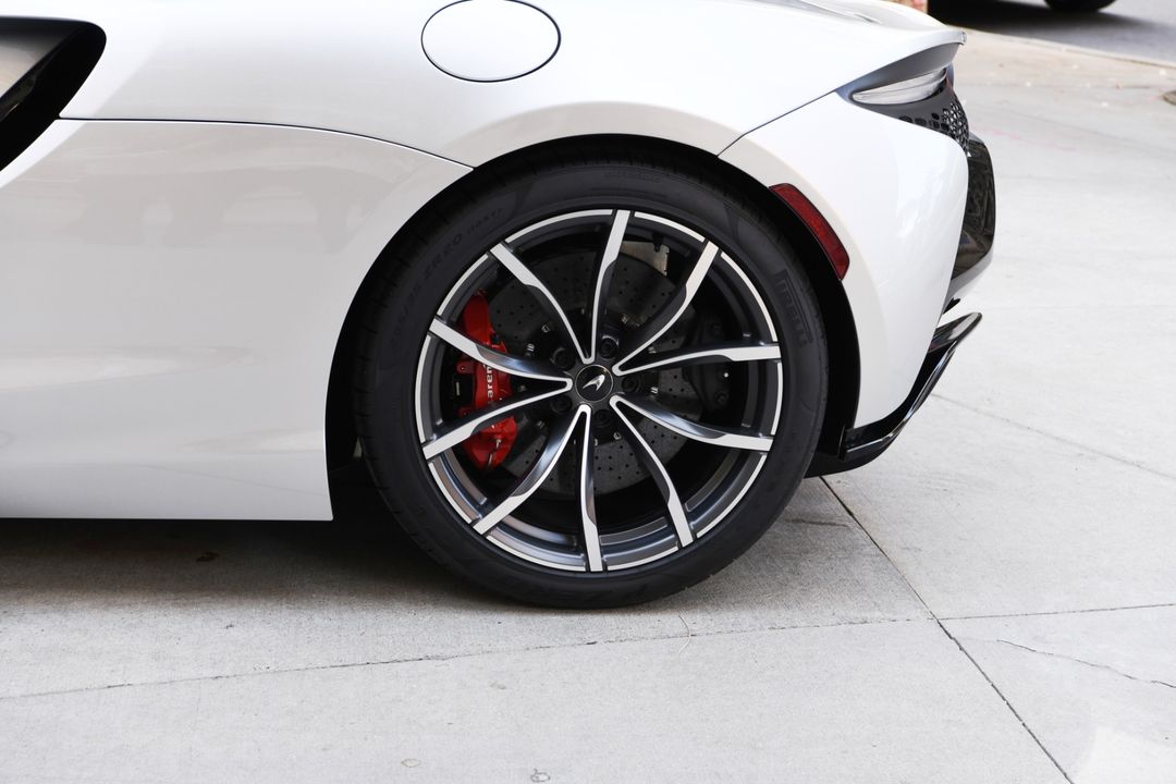 2023 McLaren Artura