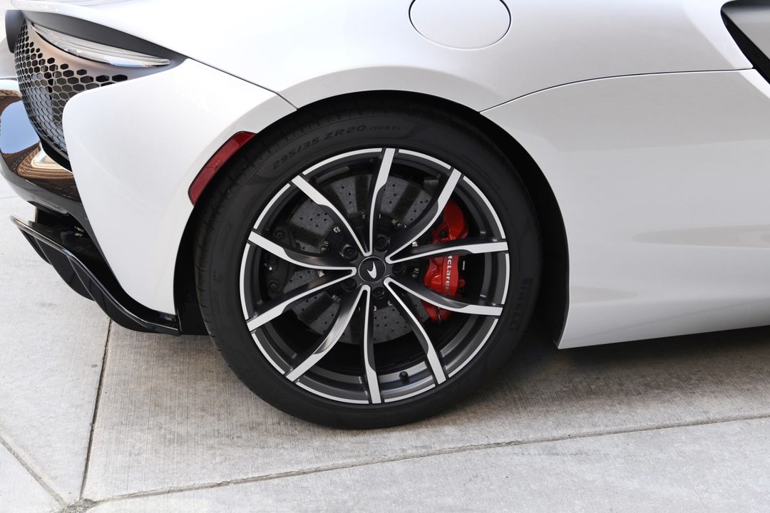 2023 McLaren Artura
