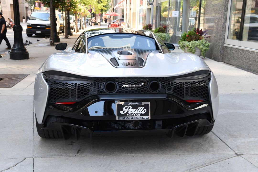 2023 McLaren Artura