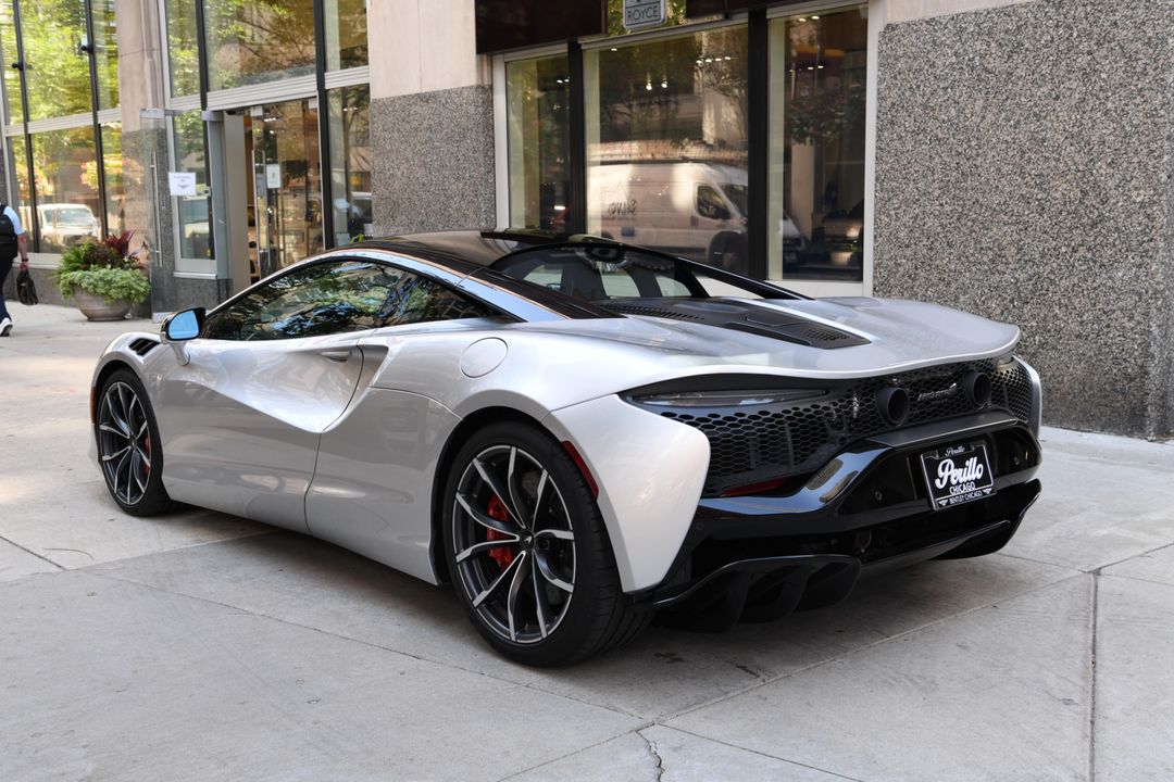 2023 McLaren Artura