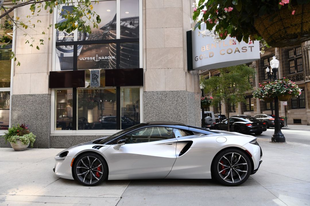 2023 McLaren Artura