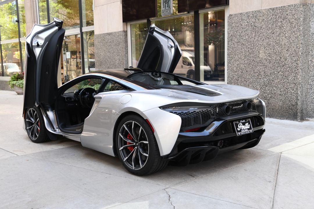2023 McLaren Artura