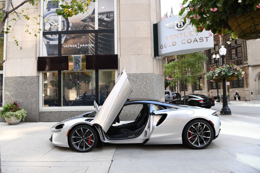 2023 McLaren Artura