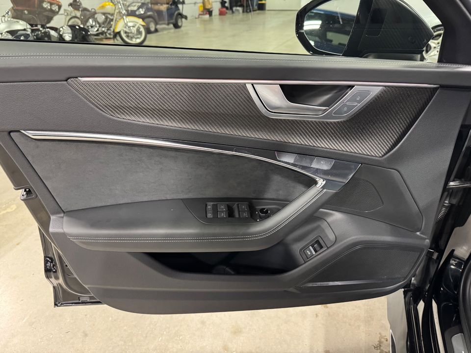 2024 AUDI RS 6 AVANT