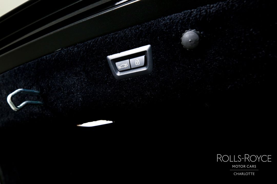 2025 Rolls-Royce Black Badge Spectre
