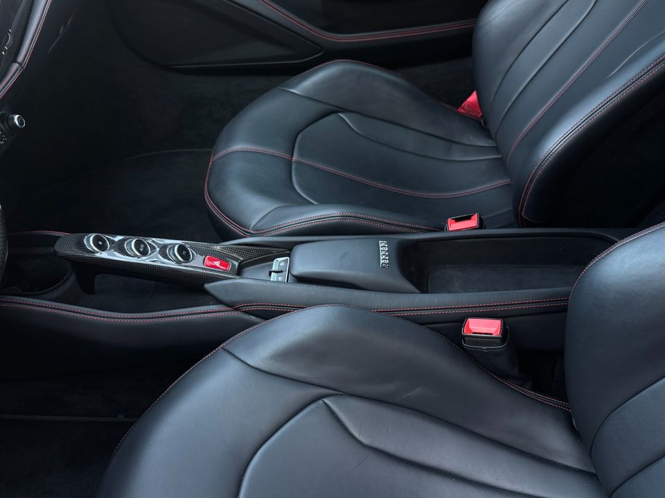 2020 Ferrari F8