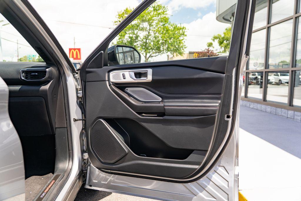 2020 Ford Explorer