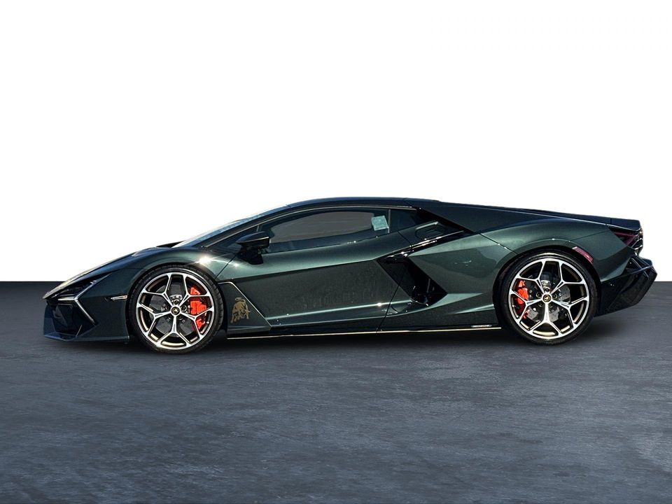 2024 Lamborghini Revuelto