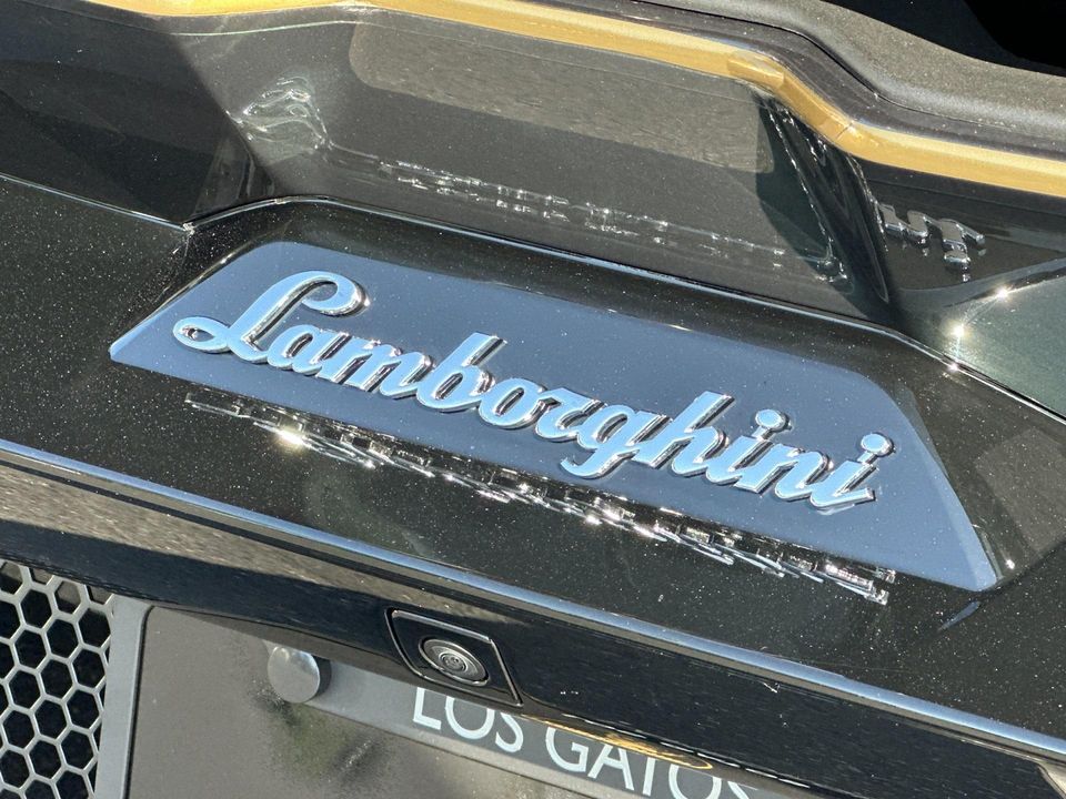 2024 Lamborghini Revuelto