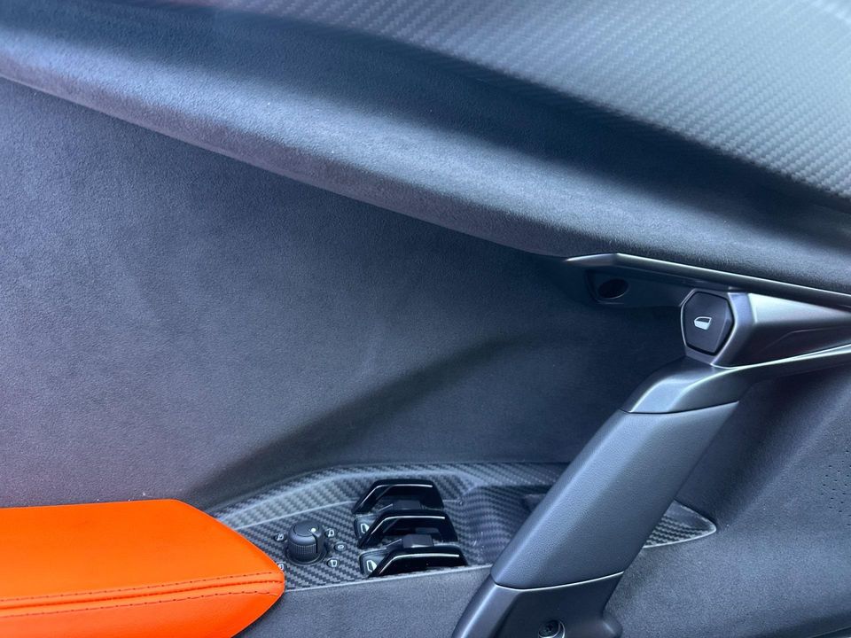 2024 Lamborghini Revuelto