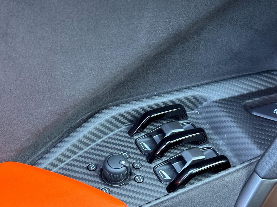 2024 Lamborghini Revuelto