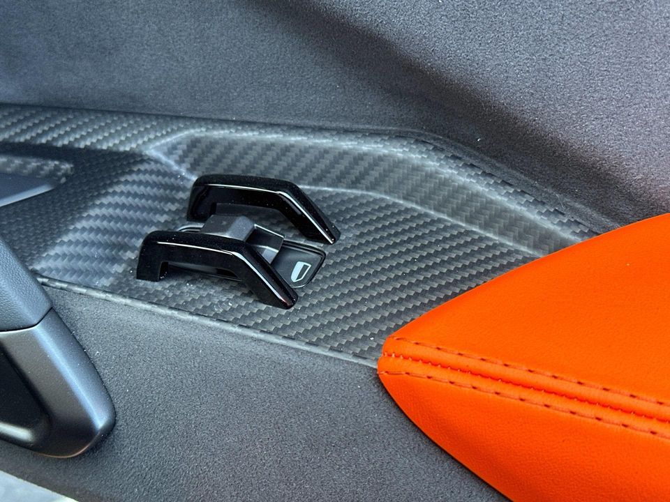 2024 Lamborghini Revuelto