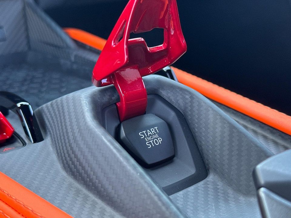 2024 Lamborghini Revuelto
