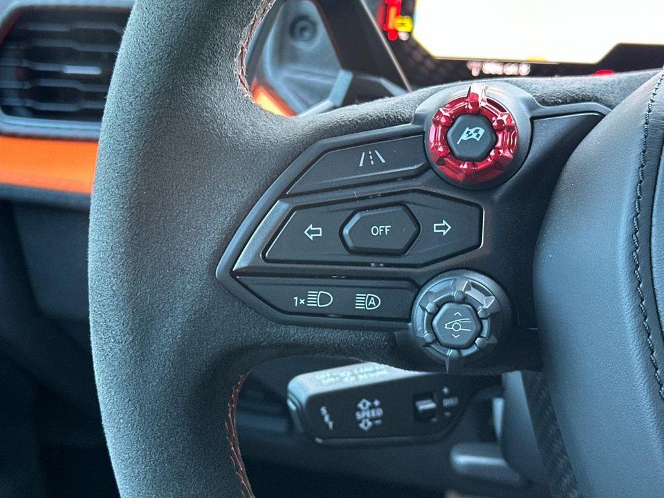 2024 Lamborghini Revuelto